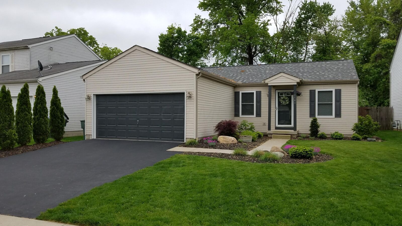 Property Photo:  1541 Anderley Road  OH 43123