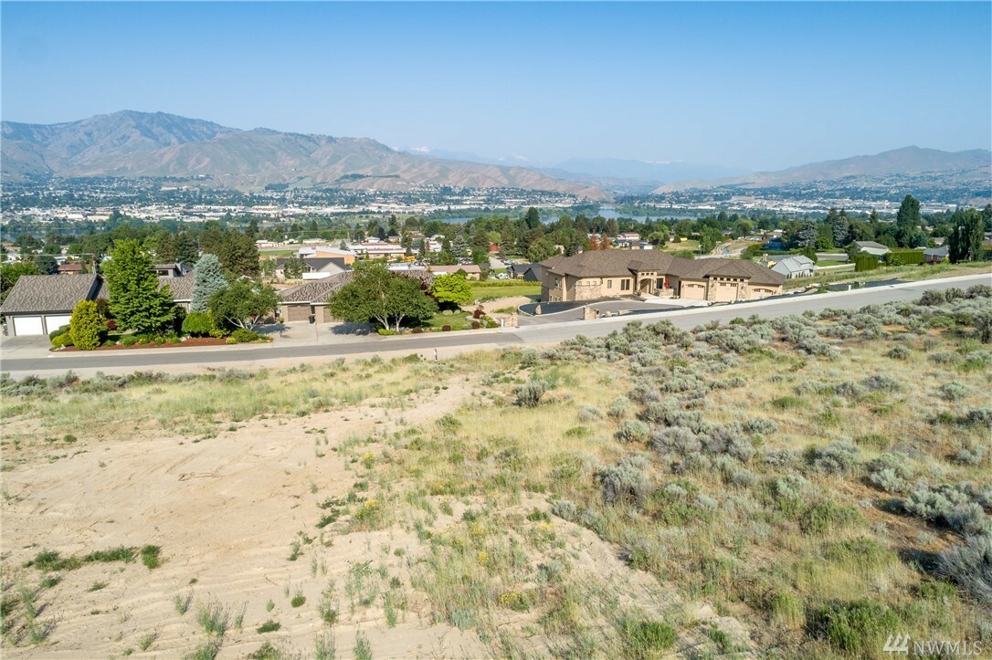 Property Photo: 23 Xx Catalina Dr WA 98802