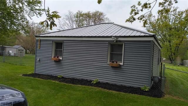 8273 Russell  Shelby Twp MI 48317 photo