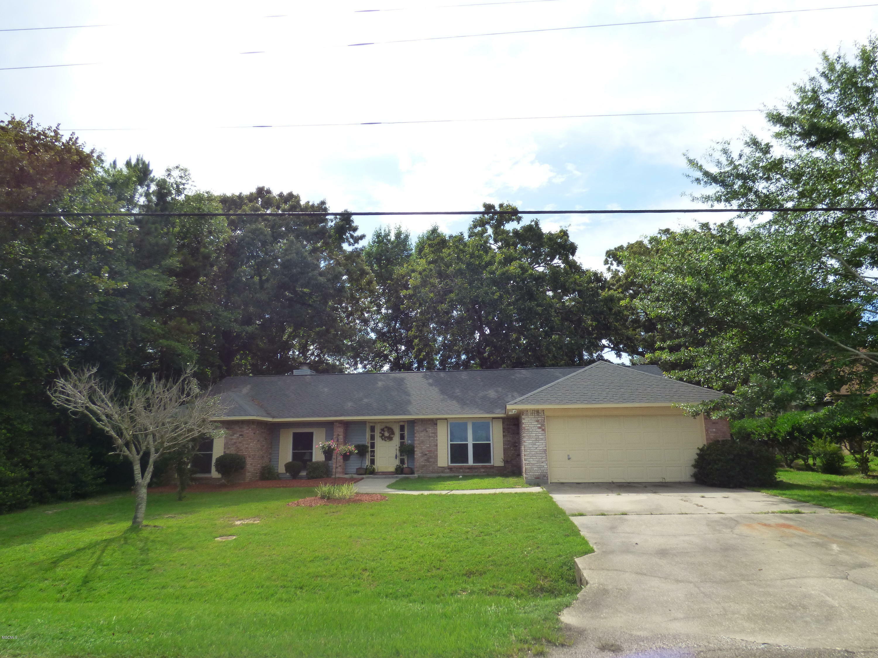 Property Photo:  551 Golf Club Drive  MS 39525 