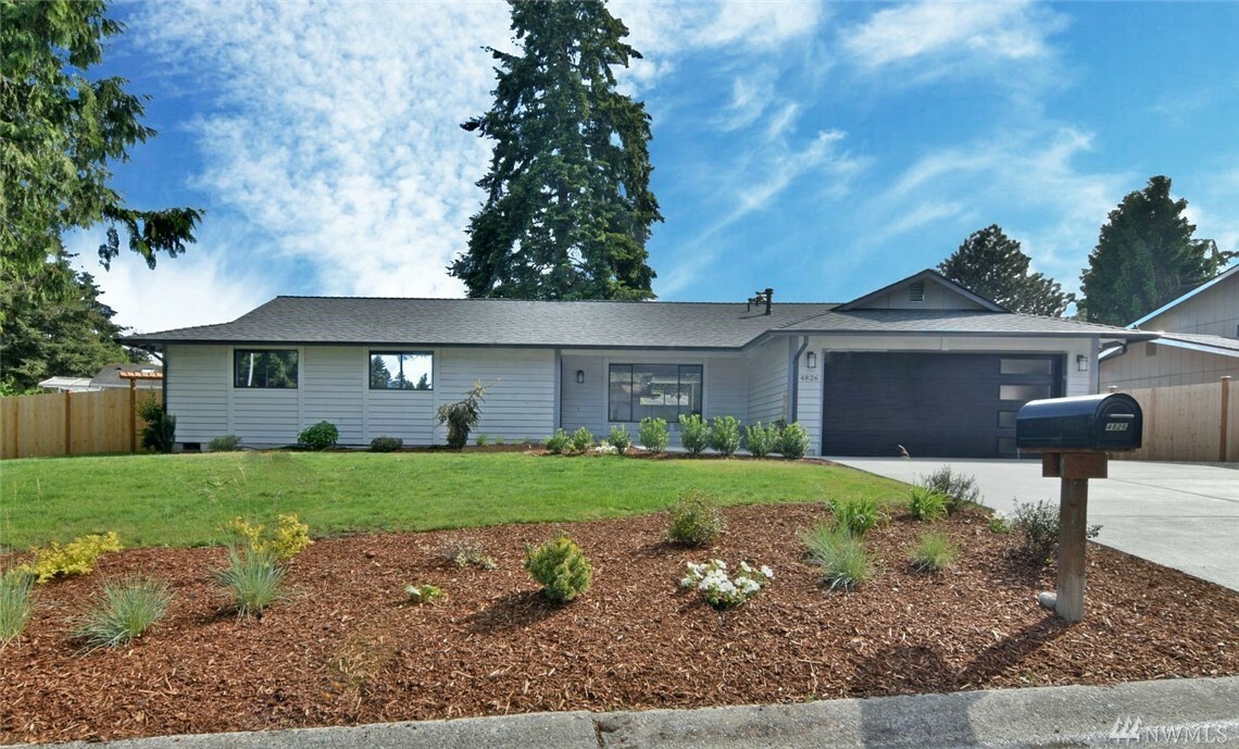 Property Photo:  4826 101st Place SW  WA 98275 