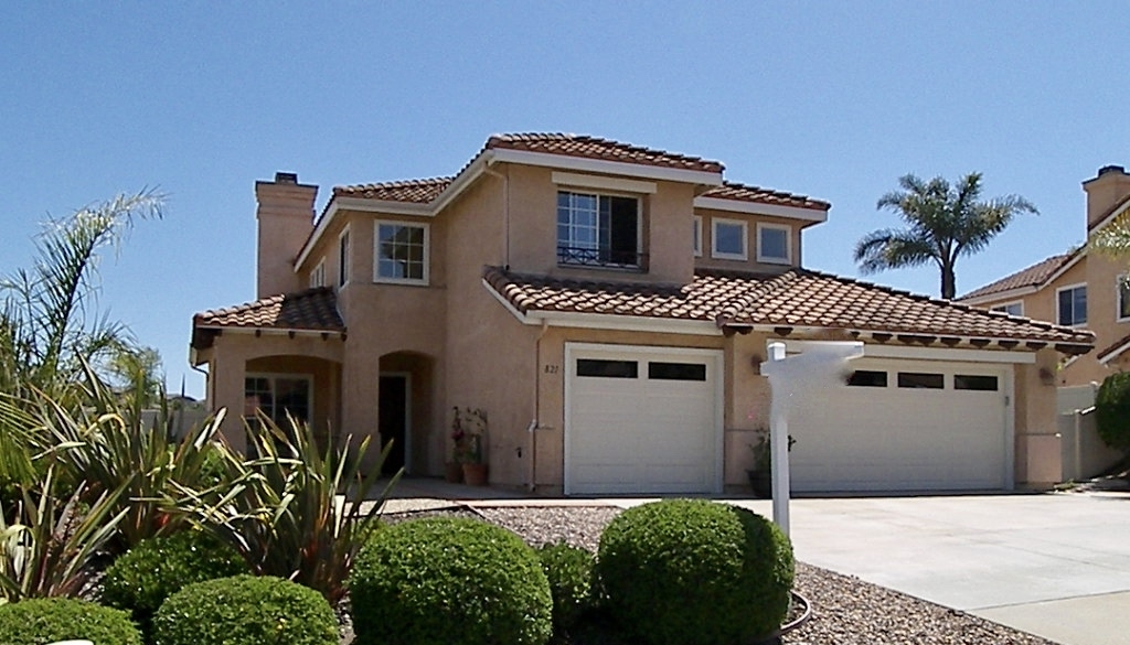 Property Photo:  821 Bel Esprit Cir  CA 92069 