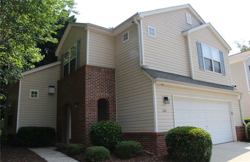 Property Photo:  102 W Oaks Court   30188 