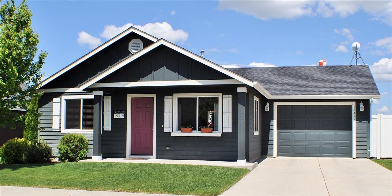 Property Photo:  19419 E Cecilia Ave  WA 99016 