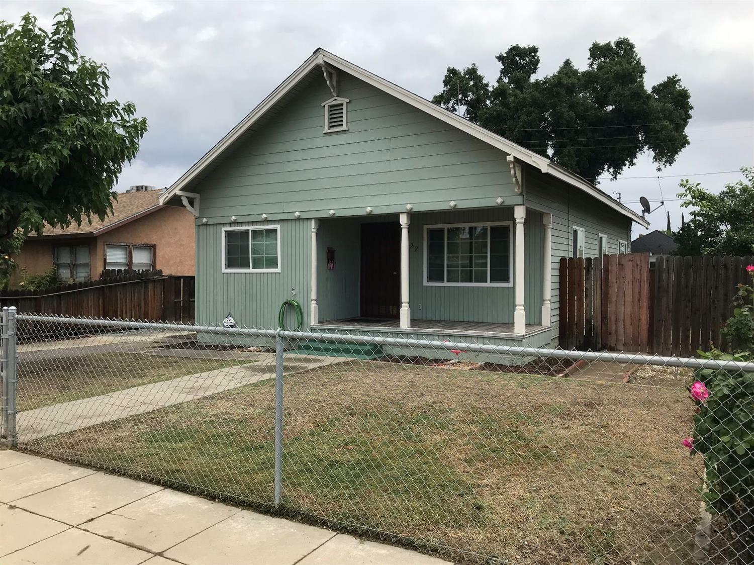 Property Photo:  822 S Garden Street  CA 93277 