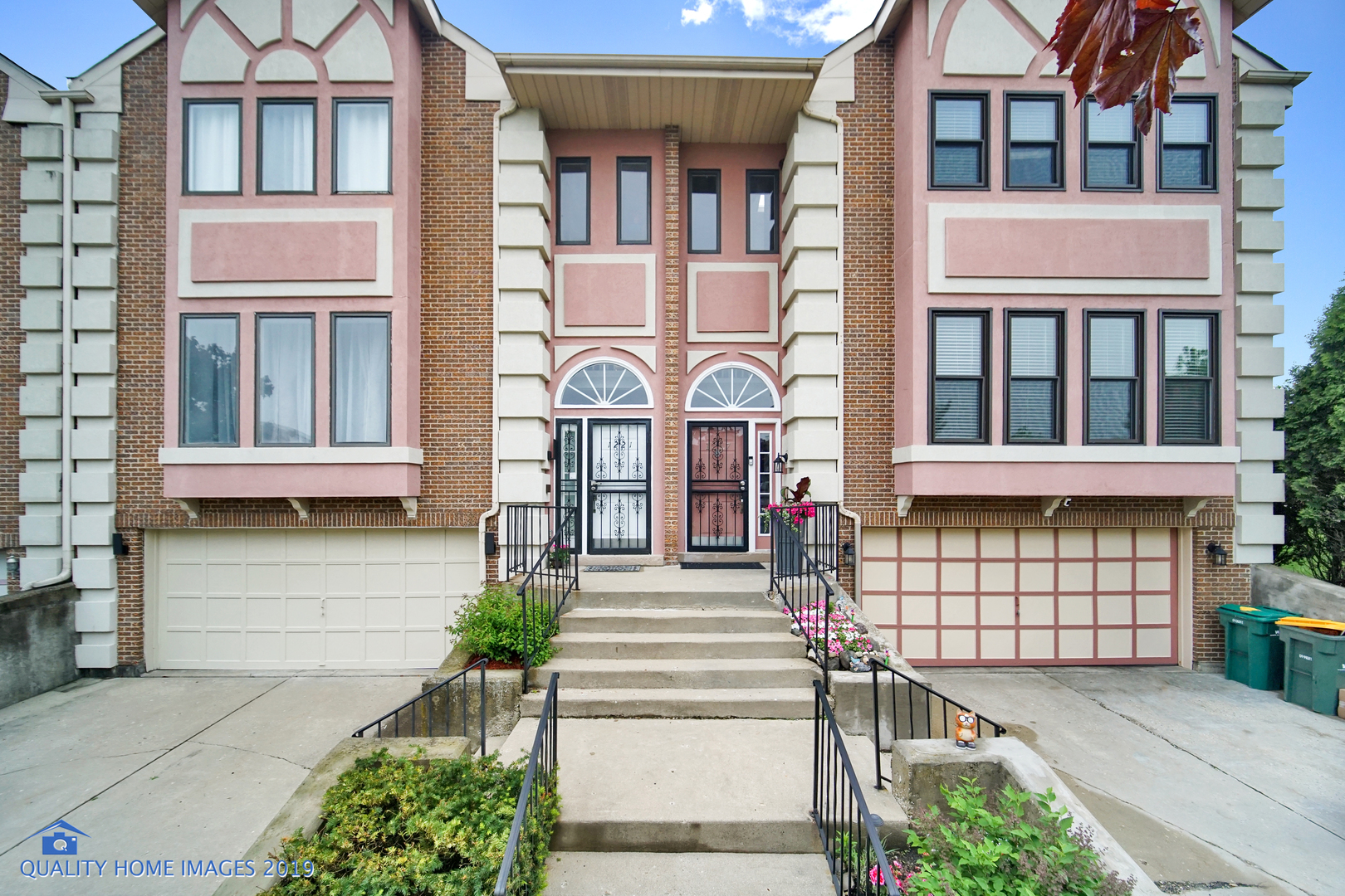 Property Photo: 1221 Silo Hill Drive IL 60030