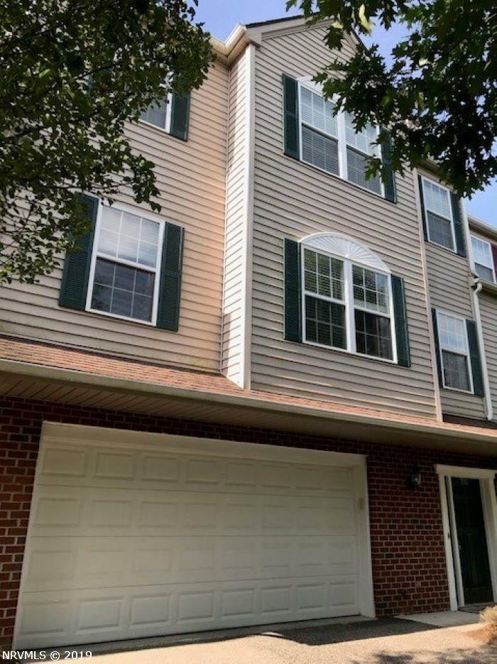 Property Photo:  350 Tall Oak Drive  VA 24073 