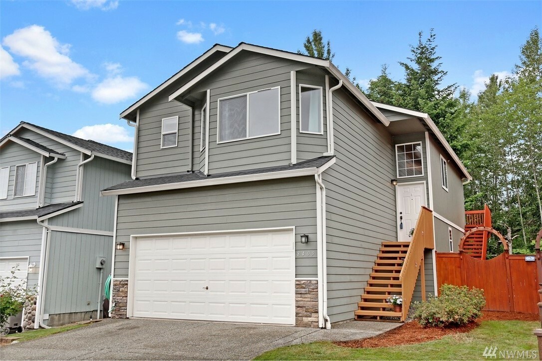 Property Photo:  8409 6th Place SE  WA 98258 