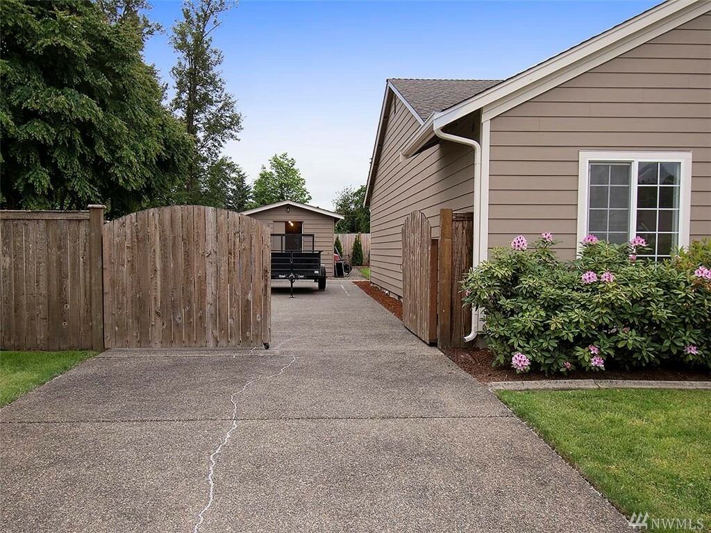 Property Photo:  15008 148th St E  WA 98360 