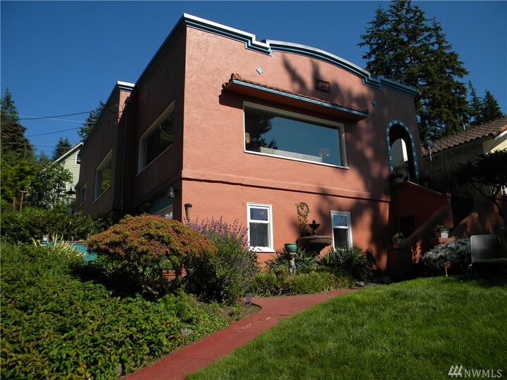 Property Photo:  421 16th St  WA 98225 