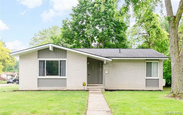Property Photo: 30015 Spain Street MI 48174