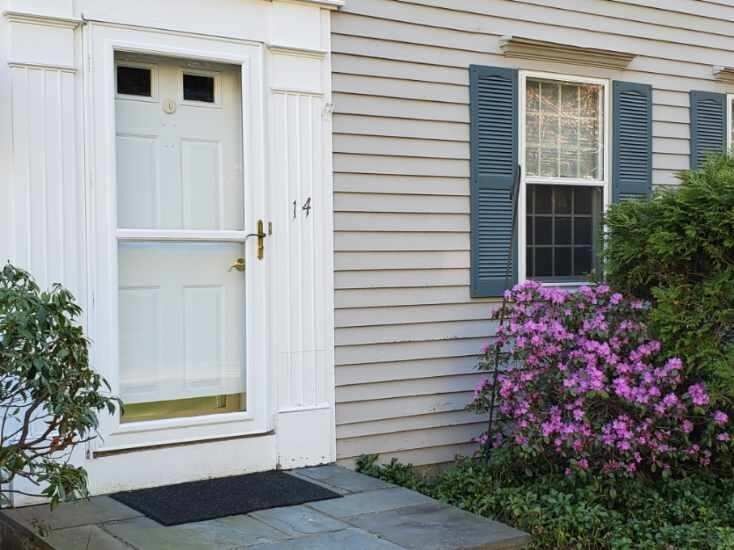 Property Photo:  14 Governor Square 14  NH 03458 