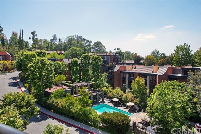4774 Park Encino Lane 306  Encino CA 91436 photo