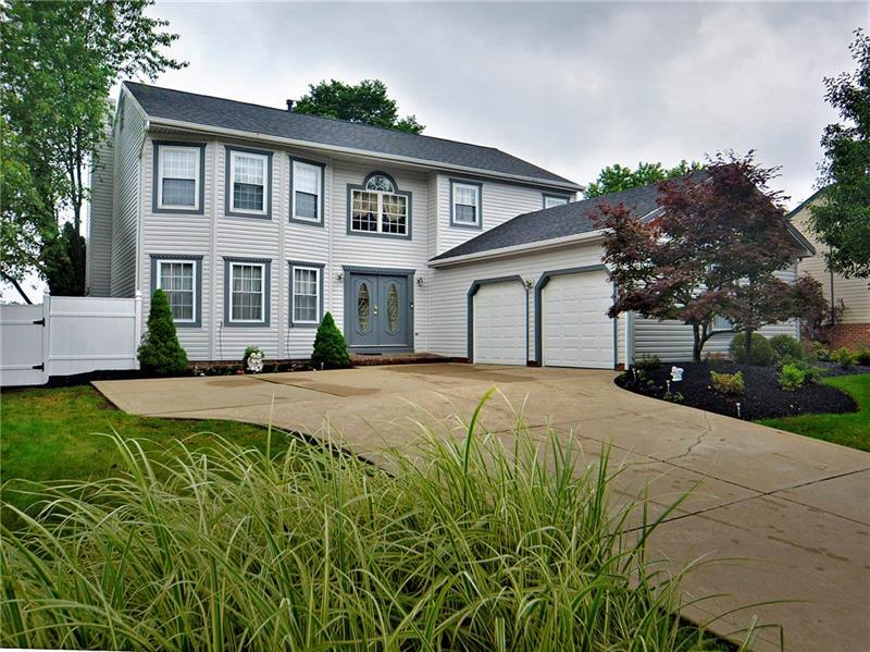 Property Photo: 528 Cresthaven Dr PA 15239