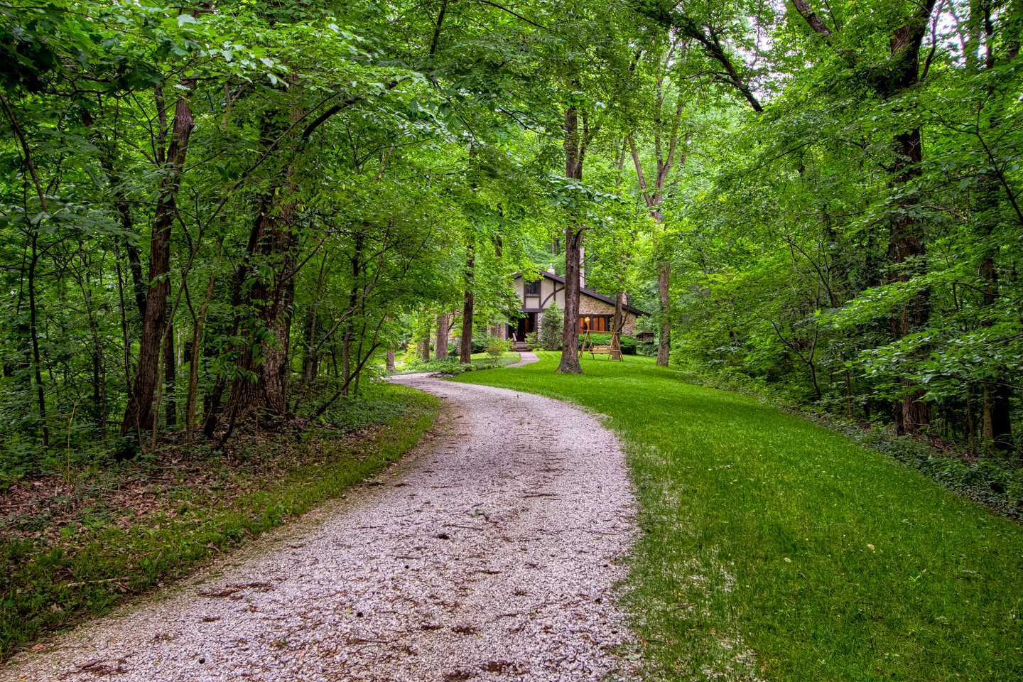 Property Photo:  6606 Cliftwood Drive  IN 47712 