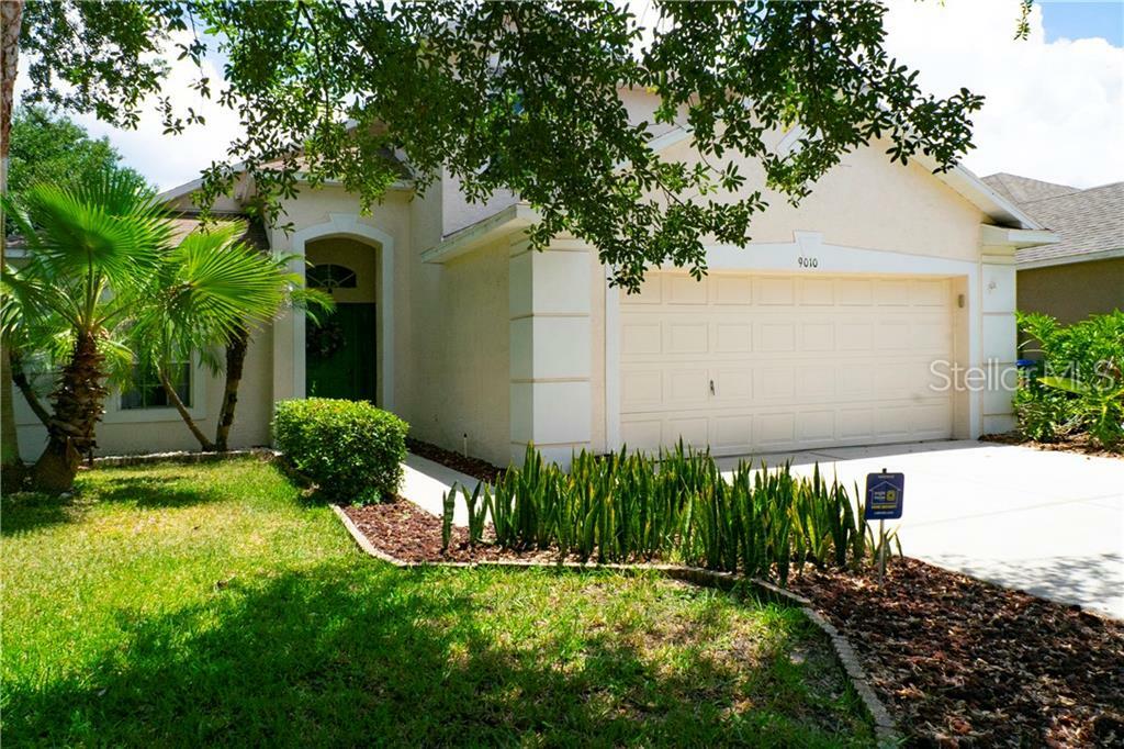 Property Photo: 9010 Egret Cove Circle FL 33578