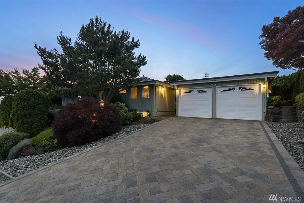 Property Photo:  2434 Lenore Dr  WA 98406 