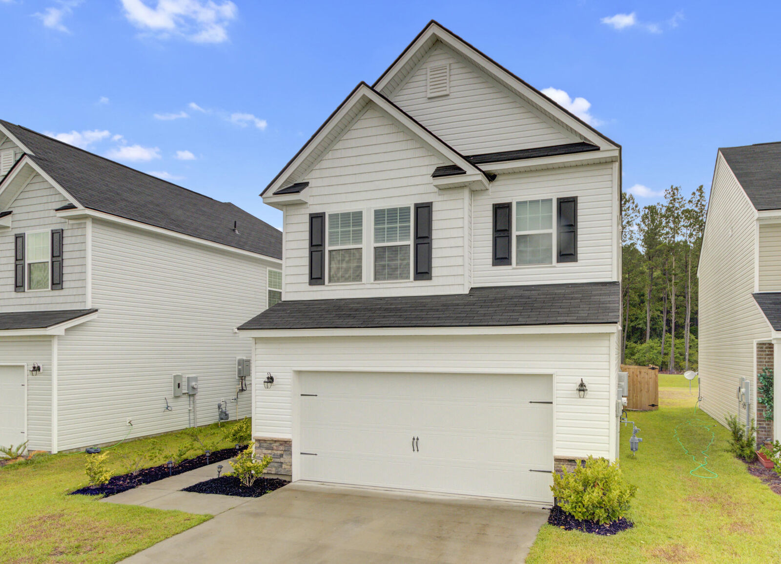 Property Photo:  834 Redbud Lane  SC 29486 