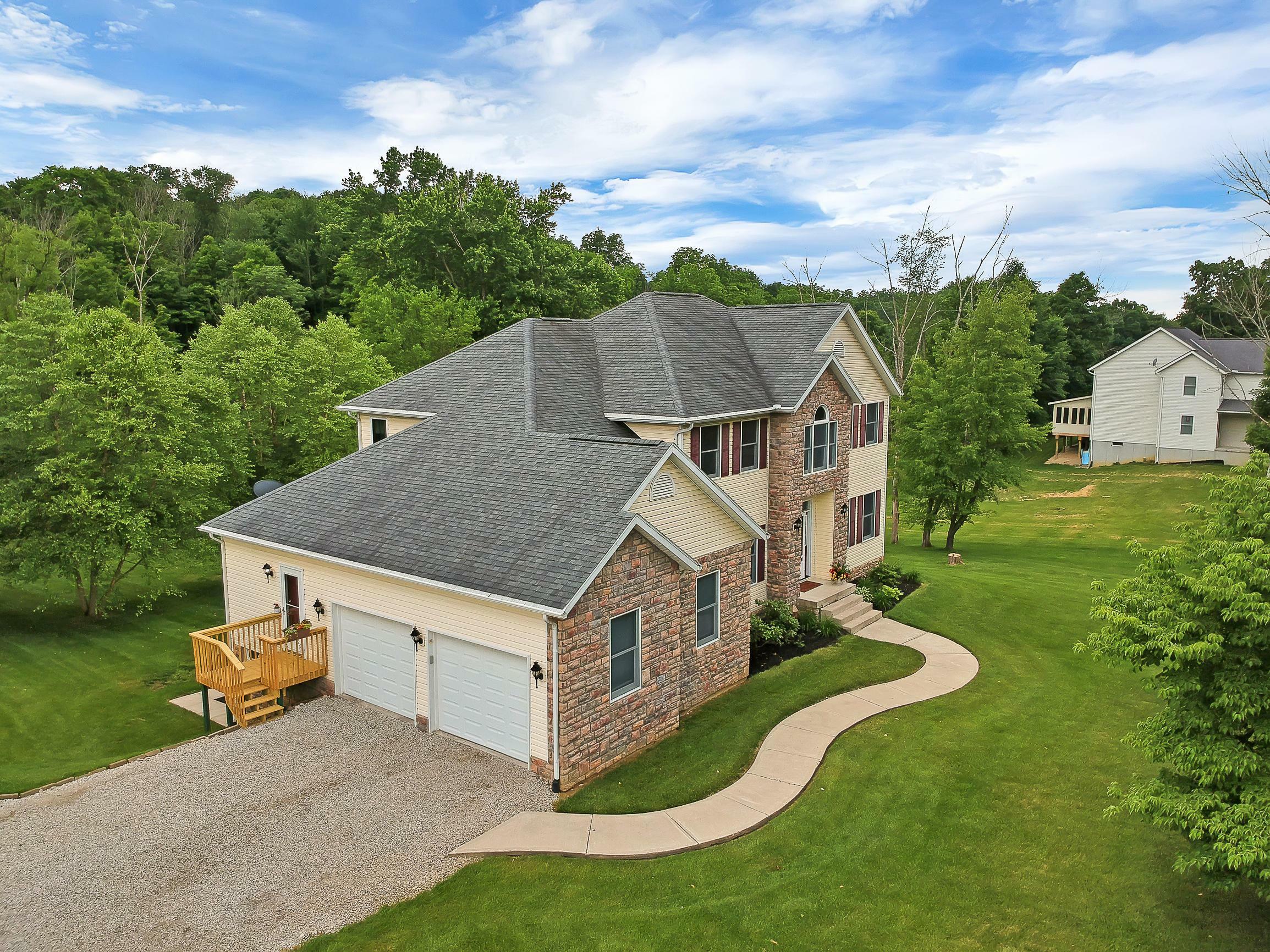Property Photo: 1275 Hickory Ridge NW Drive OH 43130