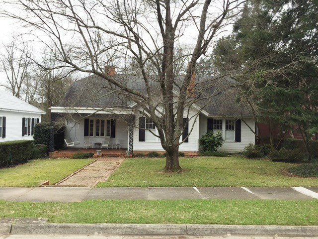 Property Photo:  404 E Robert Toombs Avenue  GA 30673 