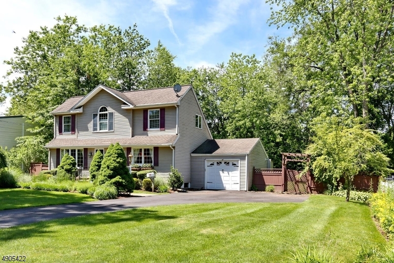 Property Photo:  40 Gordon Pl  NJ 07452 