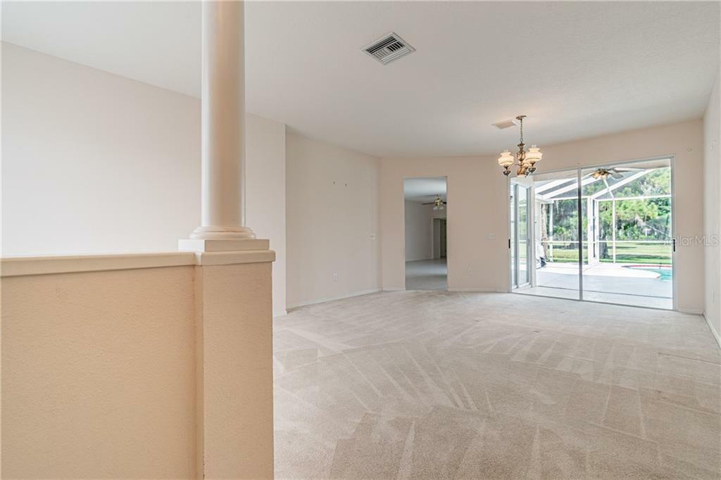 Property Photo:  16466 Turnbury Oak Dr  FL 33556 