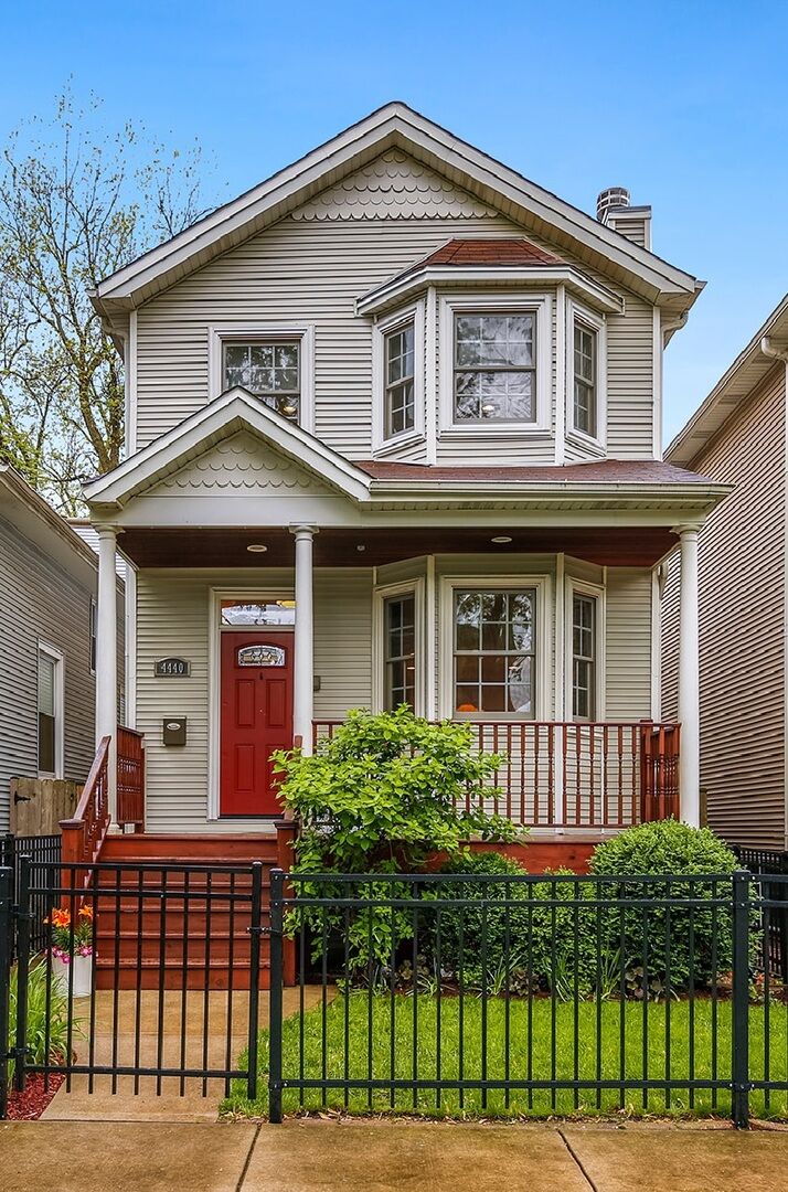 Property Photo:  4440 N Springfield Avenue  IL 60625 