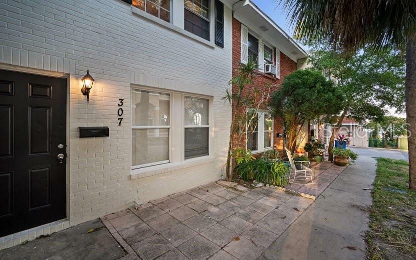 Property Photo:  307 Eldridge Street  FL 33755 