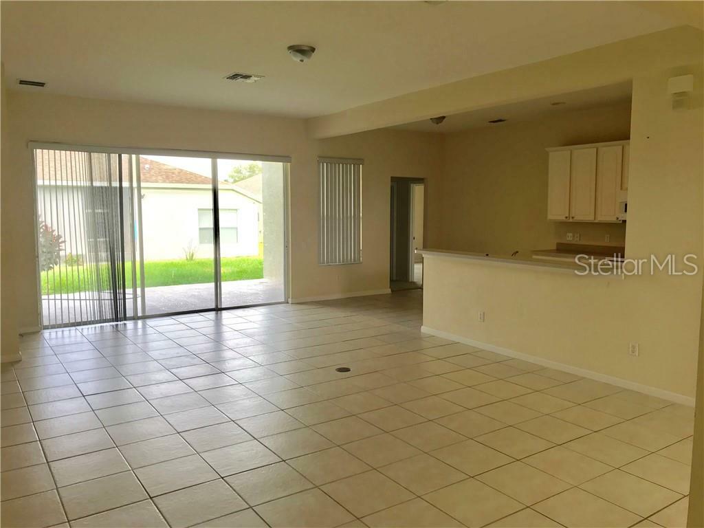 Property Photo:  2293 Meadow Oak Circle  FL 34746 