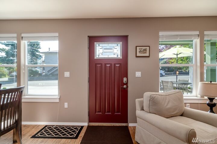 Property Photo: 908 34th St WA 98221