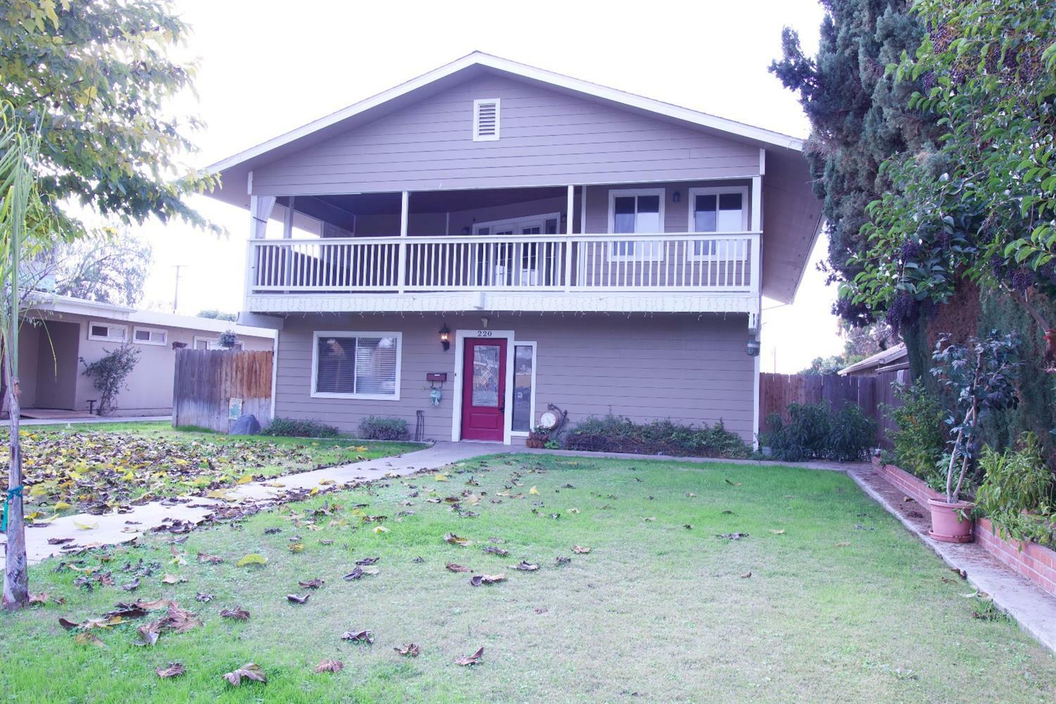 Property Photo:  220 N A Street  CA 93221 