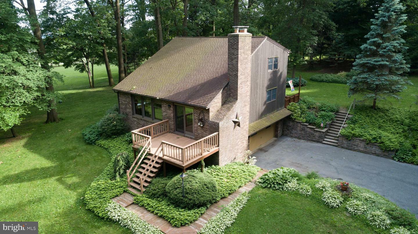 Property Photo:  351 Golf Road  PA 17067 
