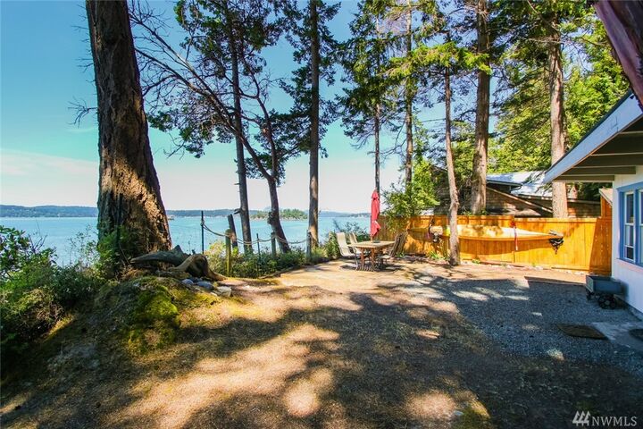 Property Photo:  18294 Capet Zalsiluce Rd  WA 98257 