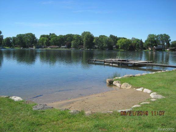 Property Photo: 2815 Barkman Drive MI 48329