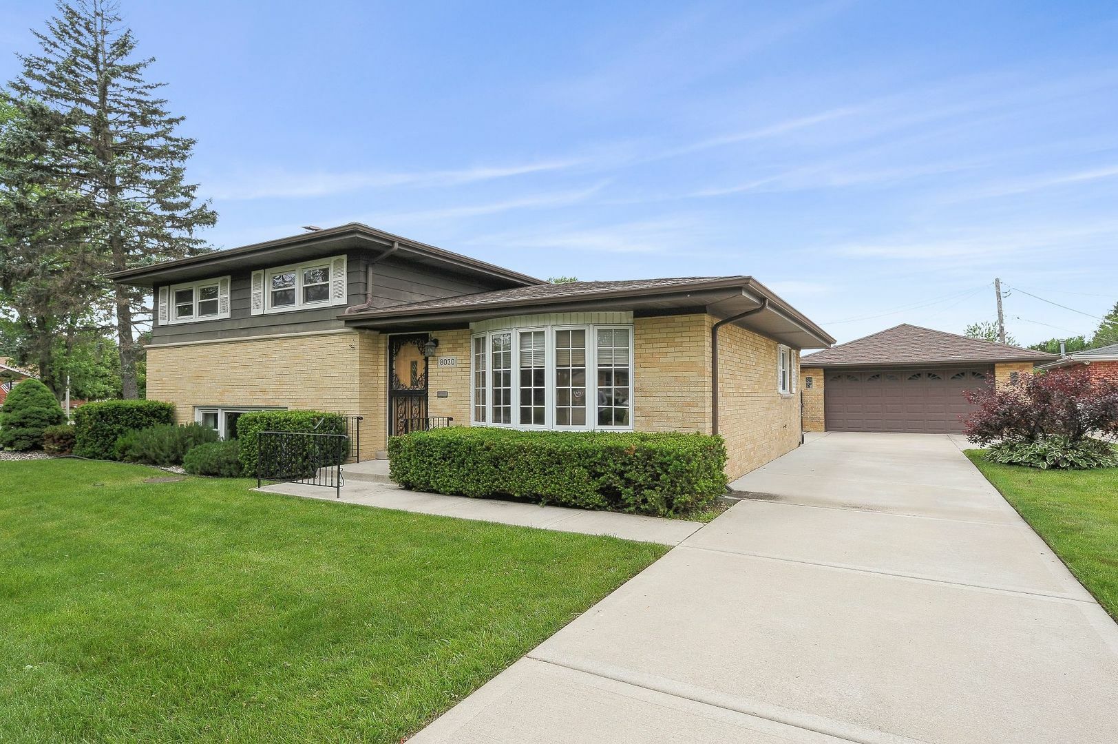 Property Photo: 8030 West Courtland Avenue IL 60706