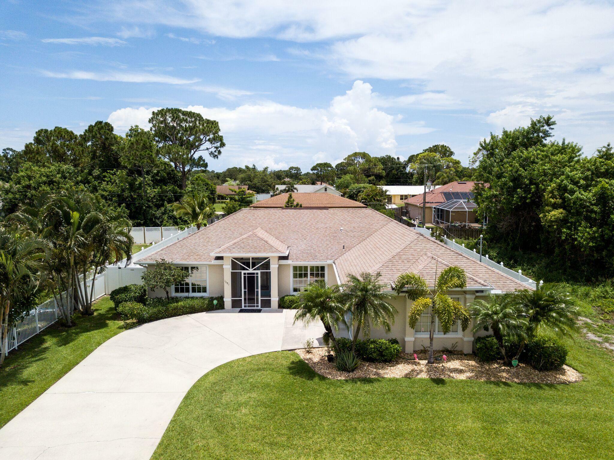 Property Photo:  1681 SE Fallon Drive  FL 34983 