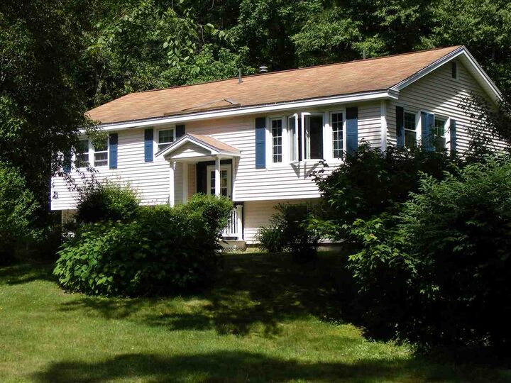 Property Photo: 7 Winchester Drive NH 03054