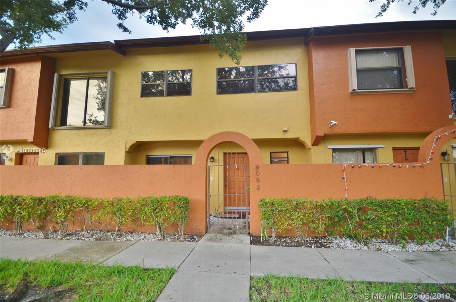 Property Photo: 9052 NW 45th Ct 9052 FL 33351