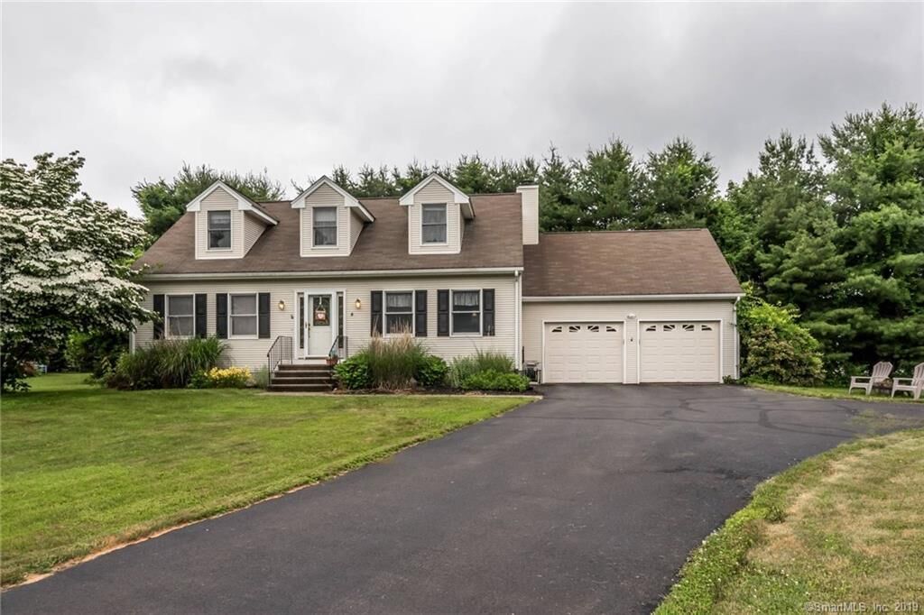 Property Photo:  8 Valerie Drive  CT 06043 