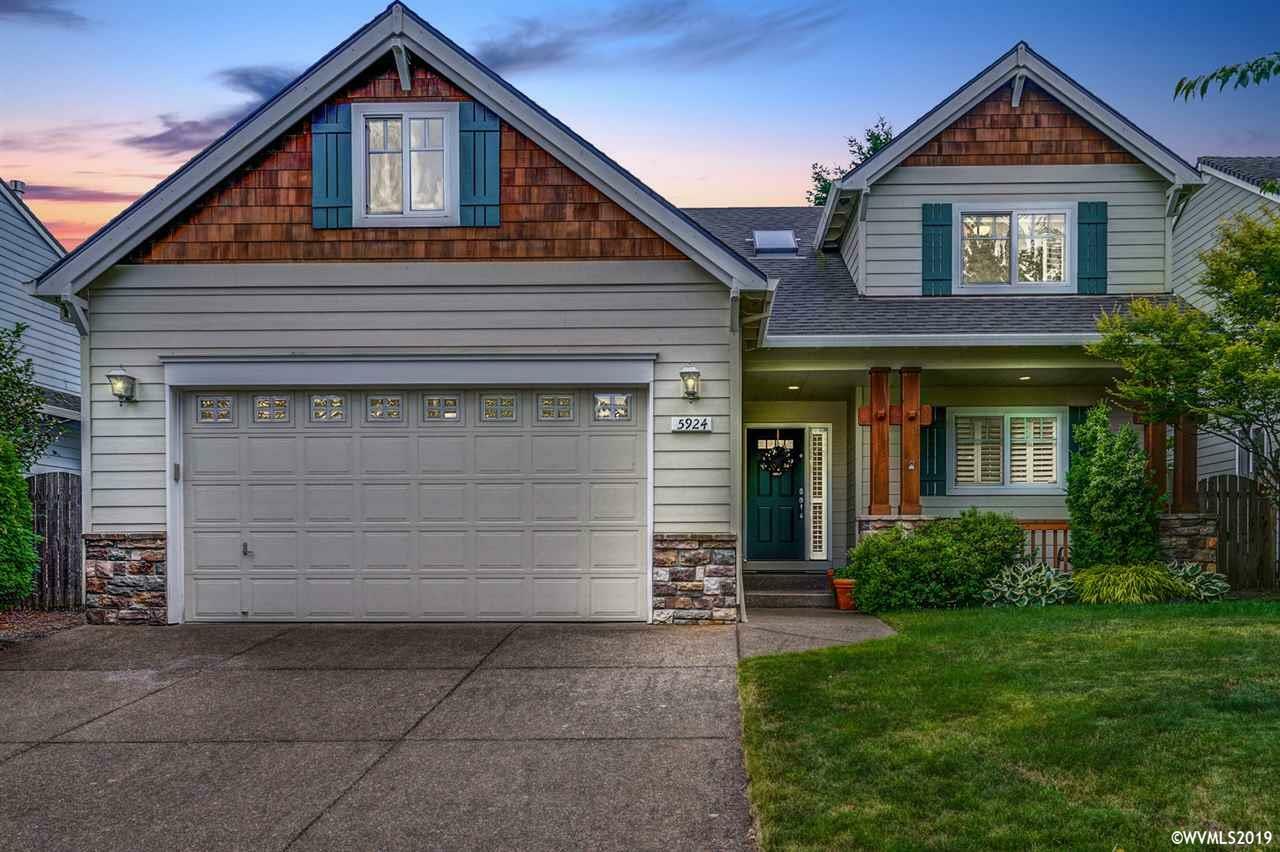 Property Photo: 5924 SW Quietcreek Dr OR 97333-2703