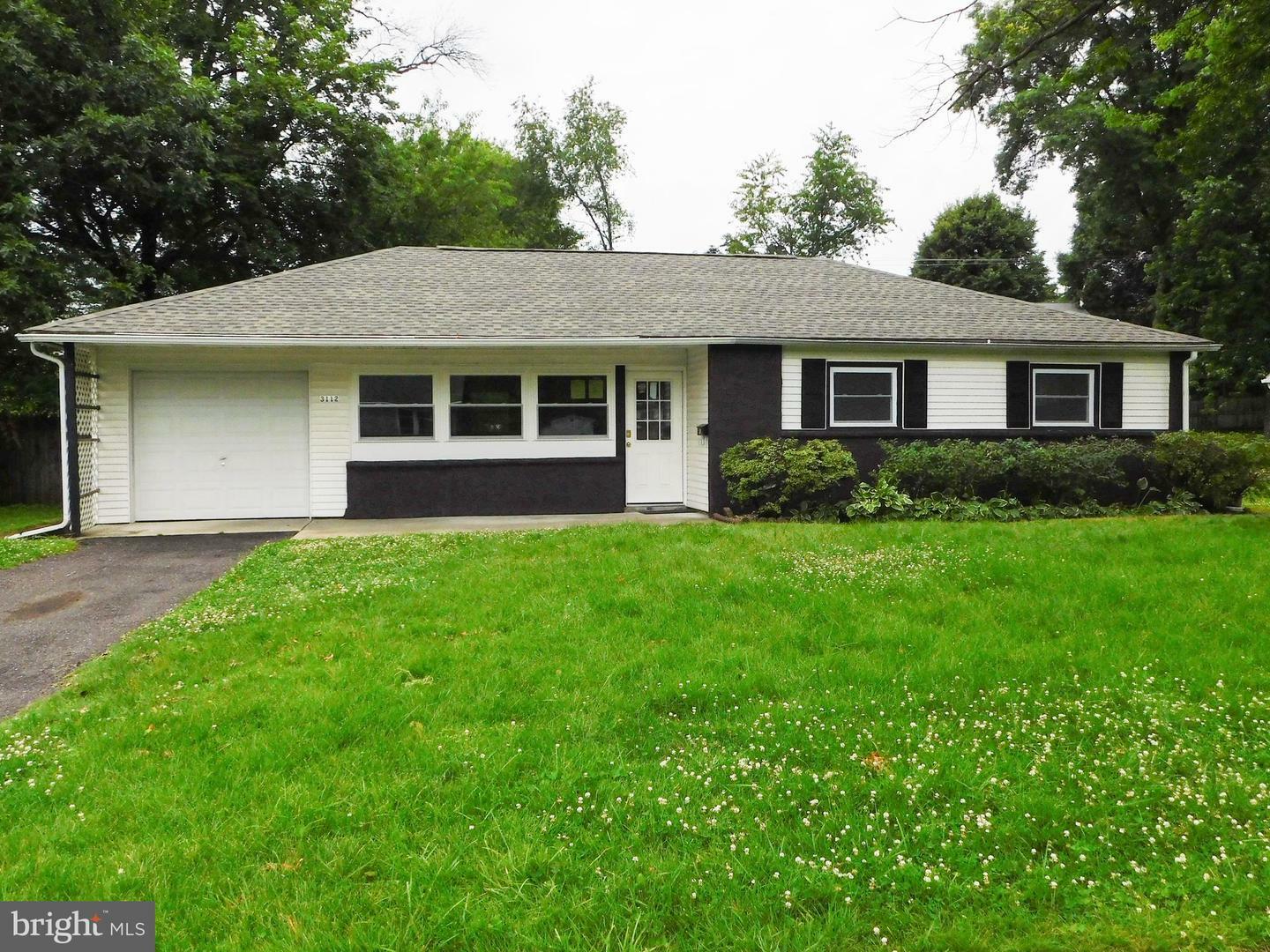 Property Photo: 3112 Sycamore Lane PA 19401