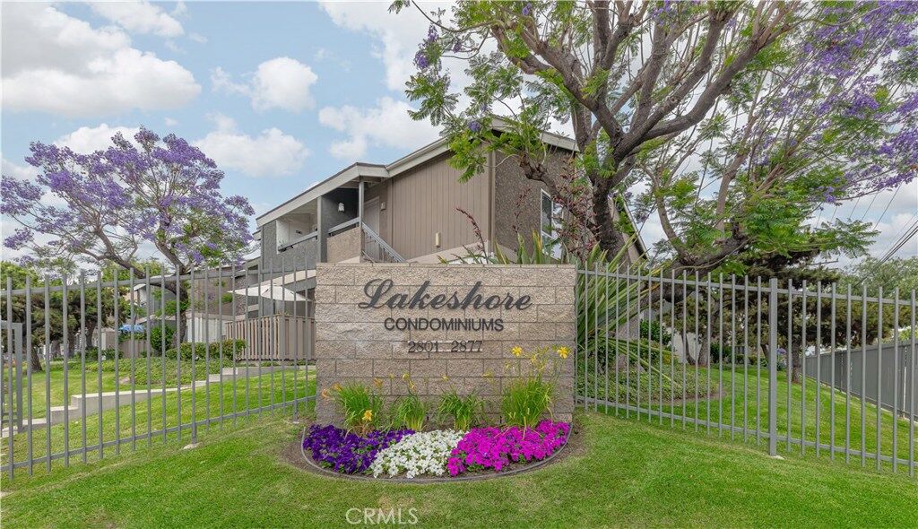 Property Photo:  2801 S Fairview Street E  CA 92704 