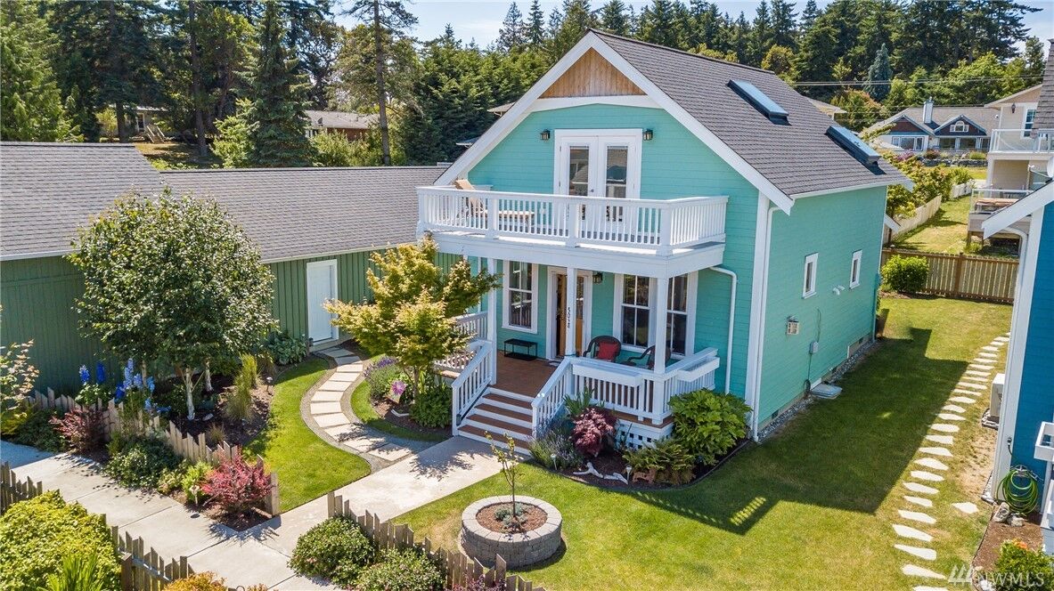 Property Photo: 502 C NW Krueger St C WA 98239