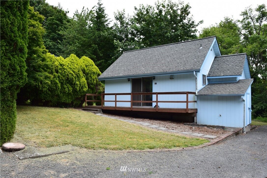 Property Photo: 402 Bates Drive WA 98626
