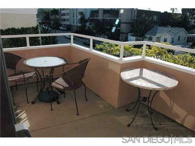 Property Photo: 1115 Pearl Street 6 CA 92037