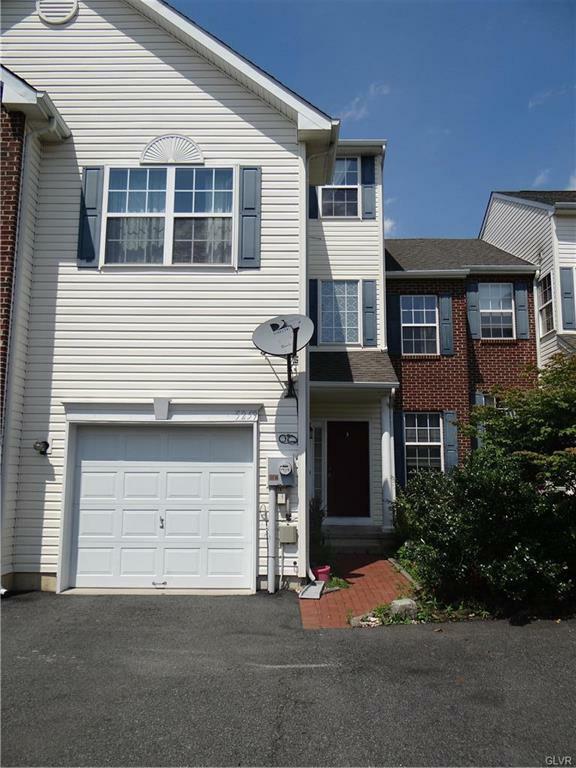 Property Photo:  5259 Green Lawn Drive  PA 18062 