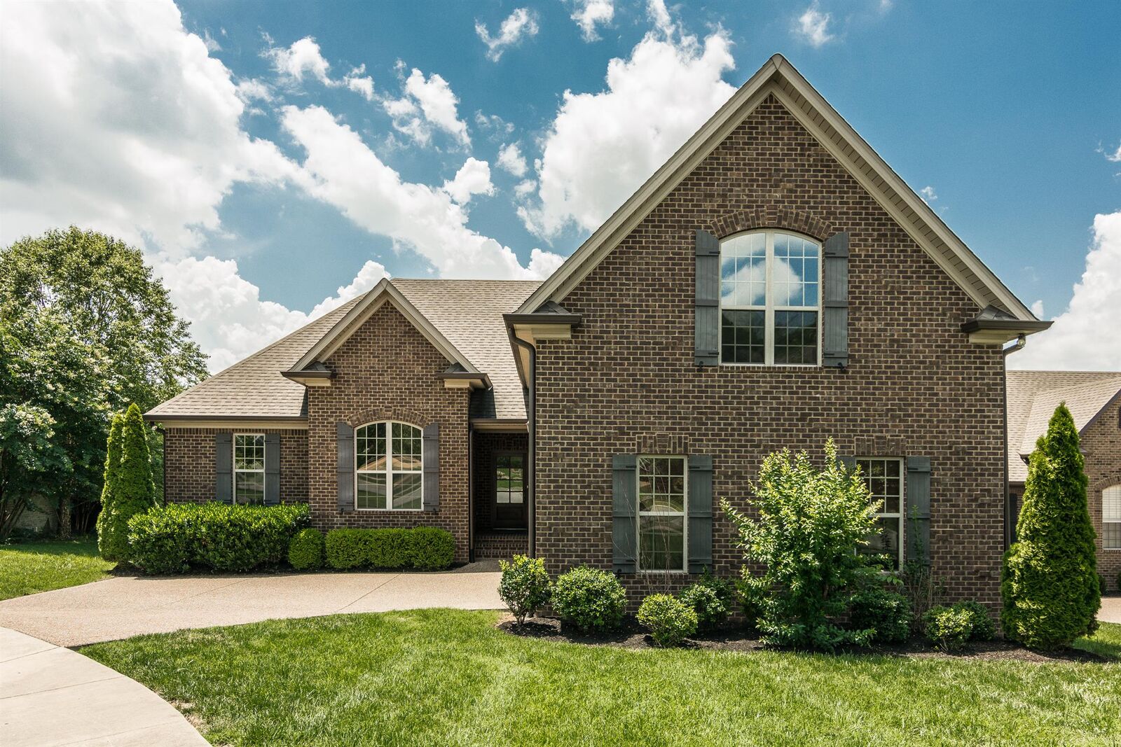 Property Photo:  175 Ruland Cir  TN 37075 