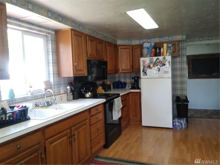 Property Photo:  8 Elgin Way  WA 98844 