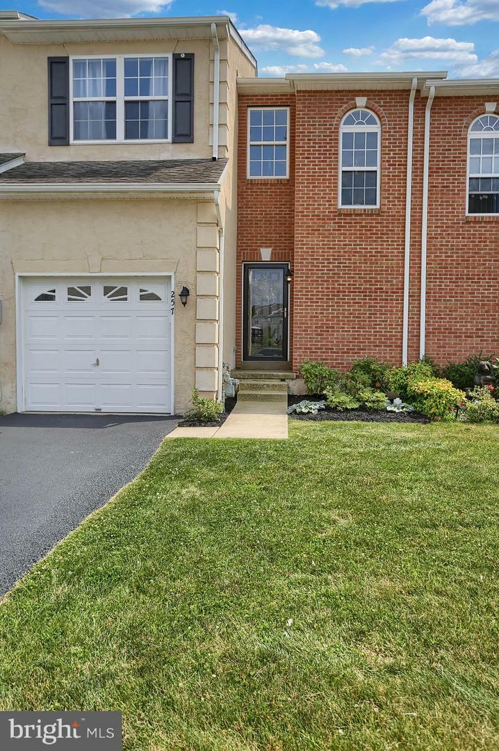 Property Photo: 257 Stone Hill Drive PA 19464