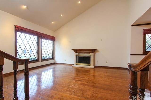 Property Photo:  19500 Braewood Drive  CA 91356 